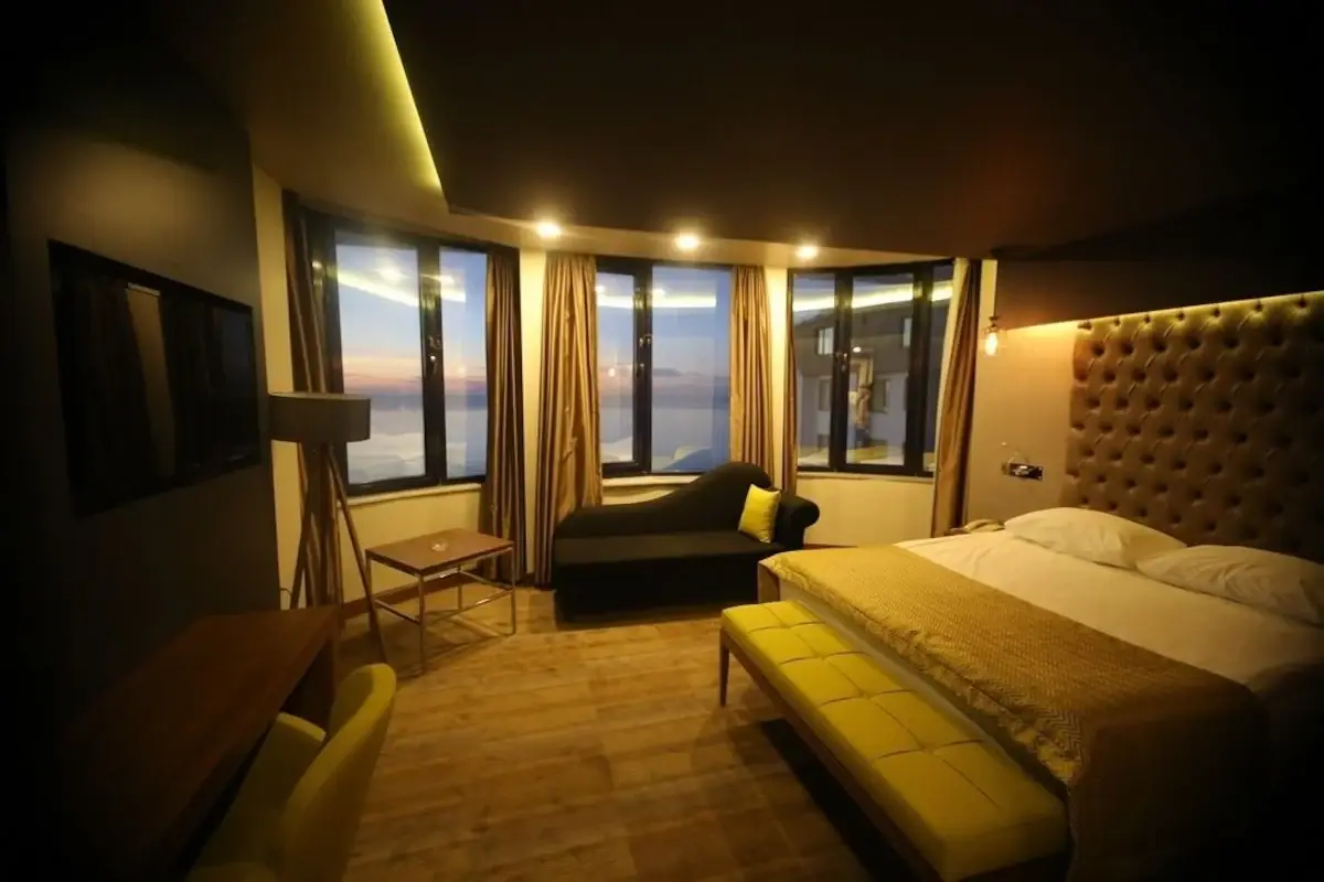 Peronti Hotel deniz manzaralı oda